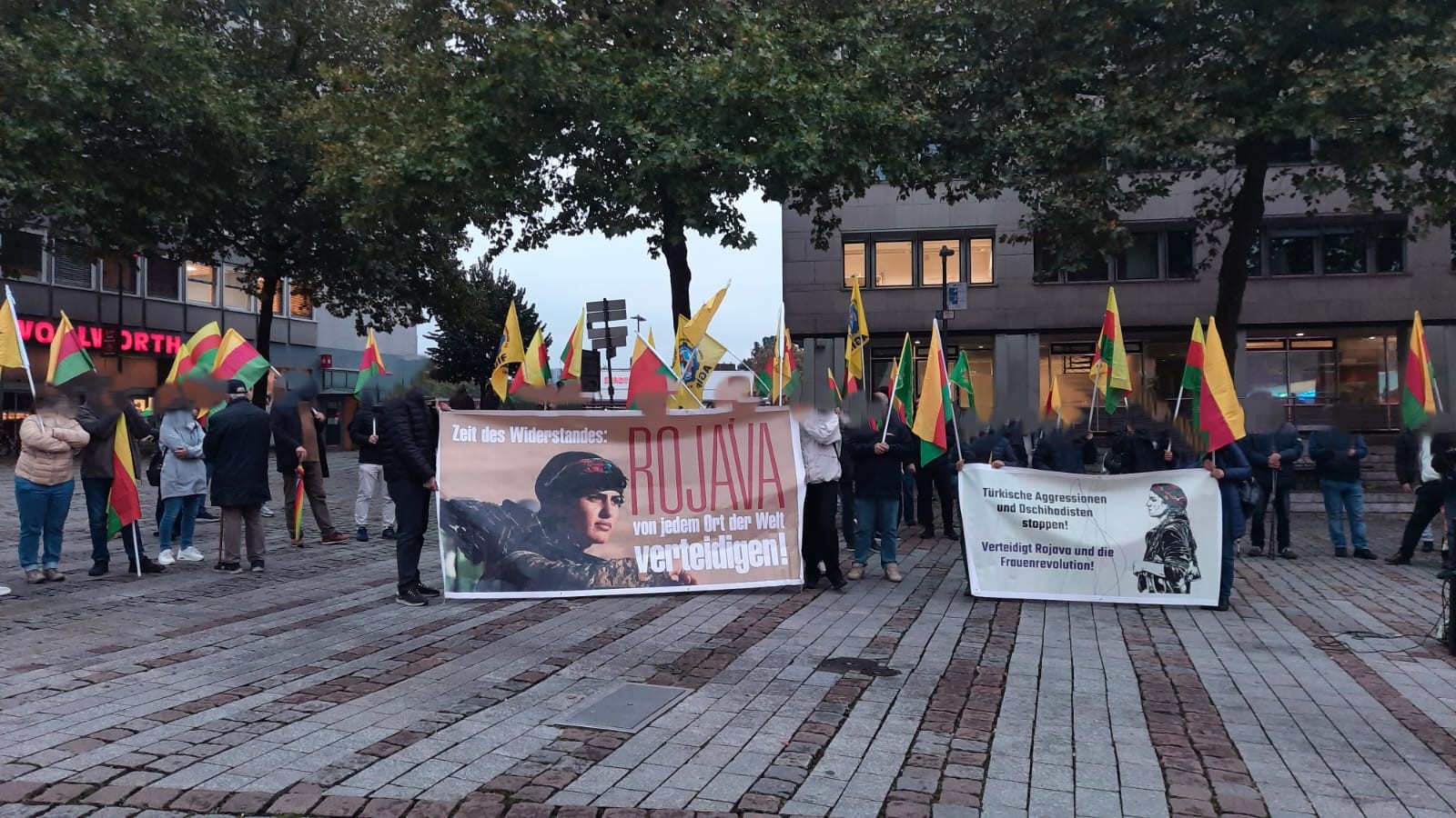 Şeyh Maksut ve Eşrefiye’ye yönelik saldırılar Köln’de protesto edildi