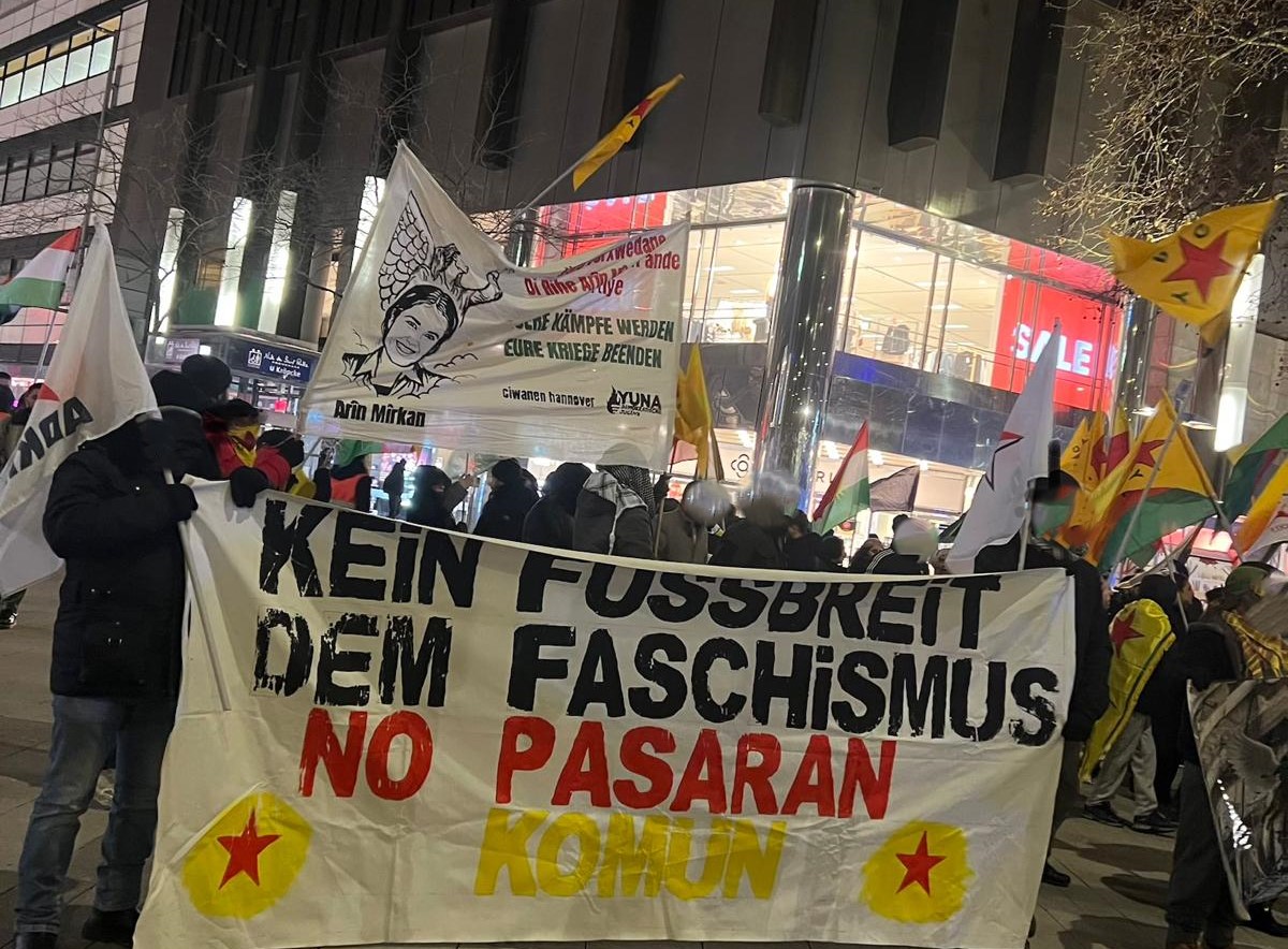 Hannover’de Rojava’ya destek eylemlilikleri sürüyor