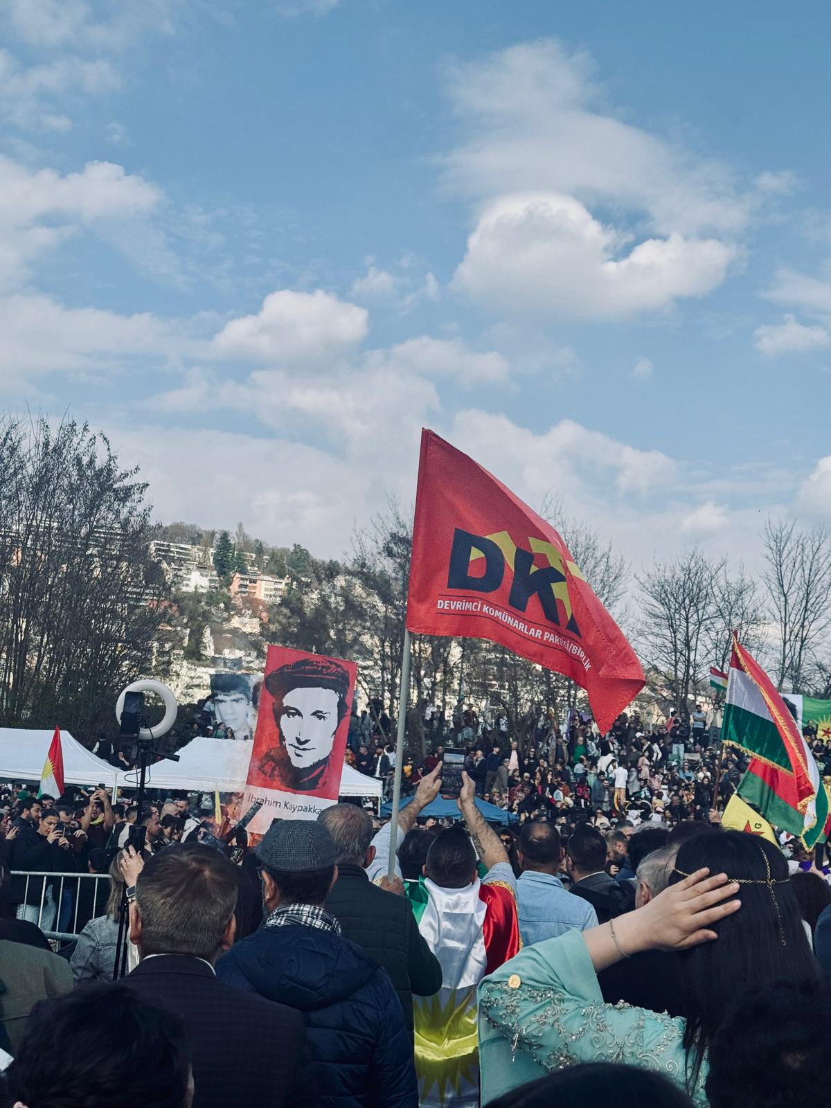 Baharın müjdecisi Newroz, Zürih’te güçlü katılımla kutlandı